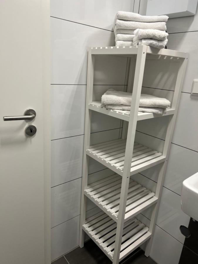 Freshly Renovated City Apartments Essen Kitchen Wifi Near Duesseldorf Airport Extérieur photo
